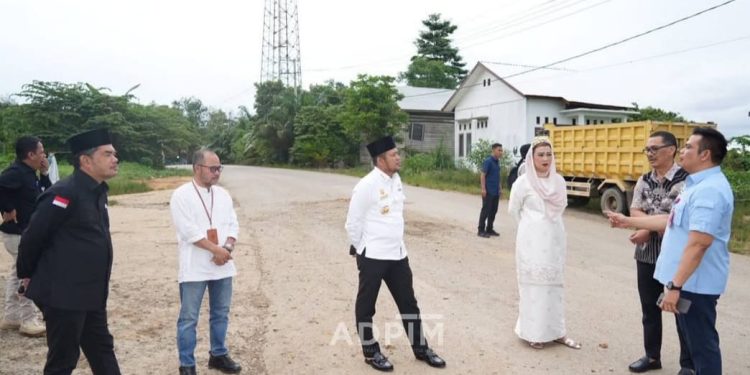 Gubernur Kaltim Tinjau Jalan Nasional Kukar-Kubar-Mahulu Desak Pusat Selesaikan Infrastruktur IKN
