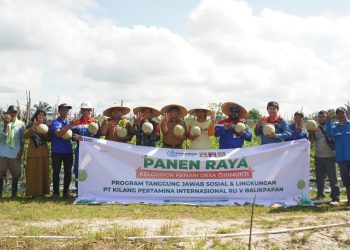 Dukungan Panen Raya Melon Kelompok KENARI oleh PT KPI Unit Balikpapan untuk Ketahanan Pangan