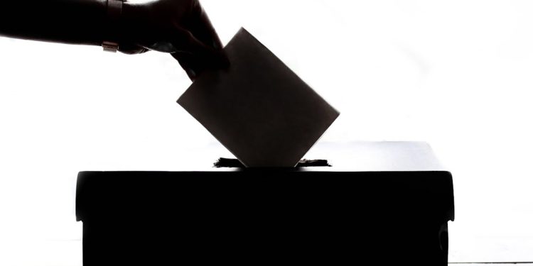 Kaji Skema Pemilu Terpisah oleh Komisi II DPR untuk Hindari Pilkada Rasa Pilpres