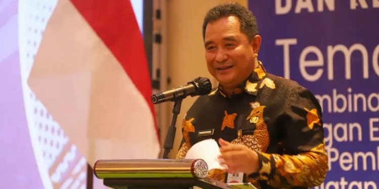 Kemendagri Ajak Daerah Evaluasi Ormas Premanisme, Negara Rugi Rp900 Triliun