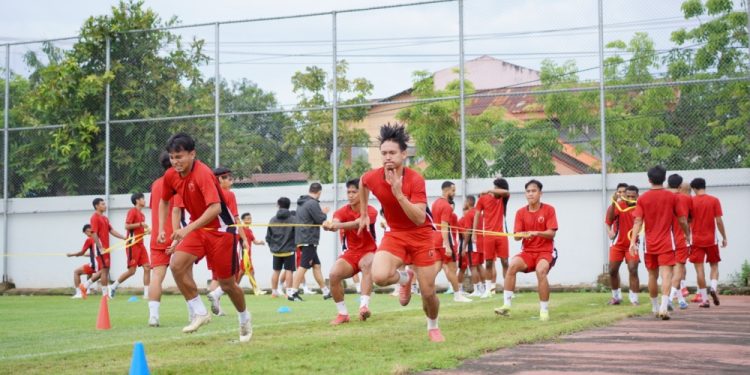 PSM Makassar Tingkatkan Kebugaran Pemain Melalui Uji Coba