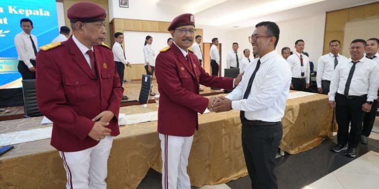 Seragam Sekolah Rakyat Diperkenalkan, Jas Merah Maroon Sebagai Identitas Baru