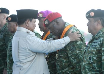 Presiden Anugerahkan Jenderal Kehormatan dan Bintang Sakti kepada Tokoh Militer Berjasa