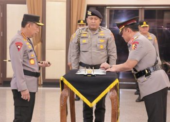 Wakapolri Komjen Dedi Prasetyo sebagai Profesor Polisi Pemegang Rekor MURI