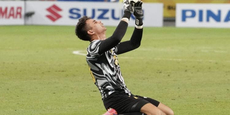 Puji Penampilan Gemilang Nadeo Argawinata oleh Fabio Lefundes