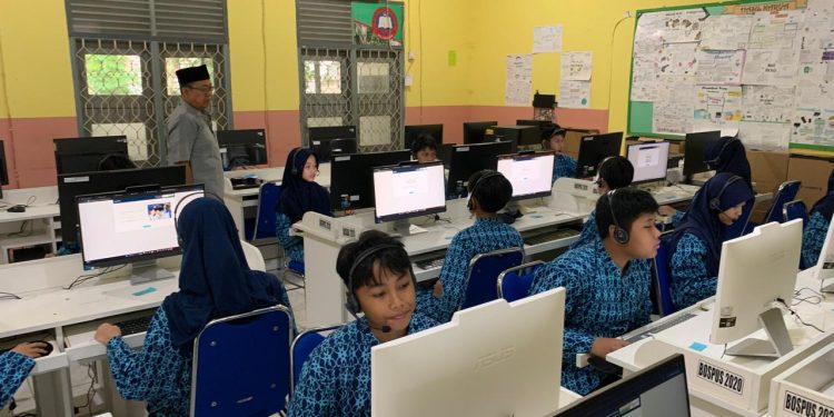Pemerintah Larang Sekolah Memungut Biaya, TKA 2025 Gratis untuk Semua Siswa