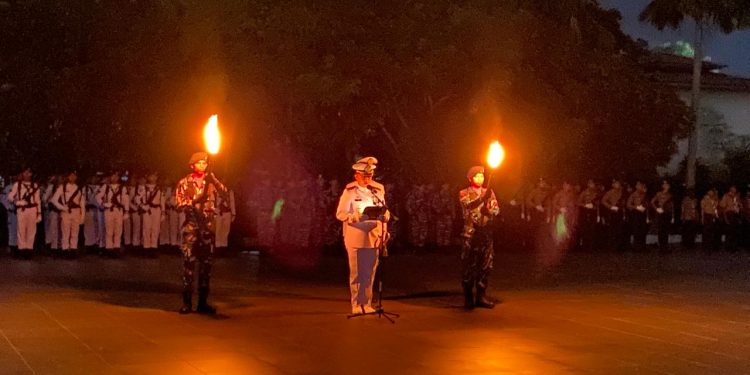Peringatan HUT ke-80 RI dengan Apel Kehormatan dan Renungan Suci di TMP Balikpapan