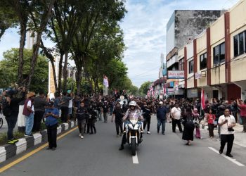 Ratusan Massa di Balikpapan Aksi Menuju Kantor DPRD dan Wali Kota