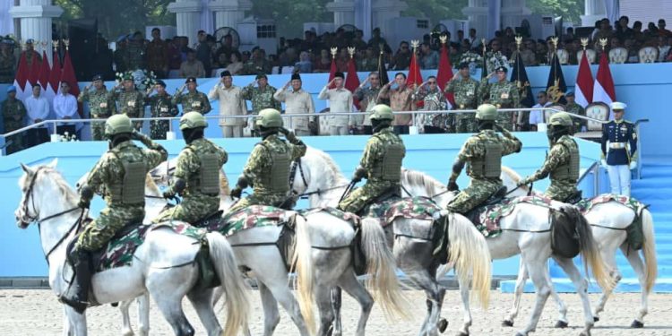 Atraksi Menarik TNI: Dari F-16 Hingga Serbuan Pasukan Berkuda
