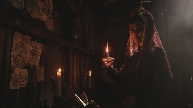 Film Terbaru ‘Suzzanna: Santet, Dosa di Atas Dosa’ Menampilkan Tema Unik dengan Luna Maya sebagai Pemeran Utama