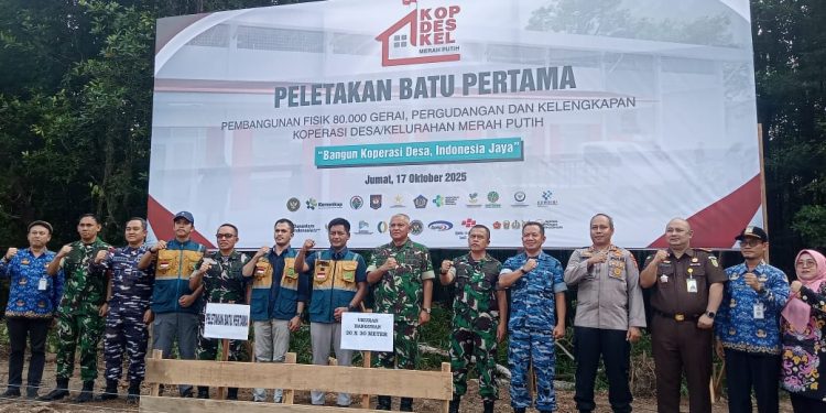 Pangdam VI Mulawarman Lakukan Peletakan Batu Pertama Koperasi Merah Putih di Balikpapan