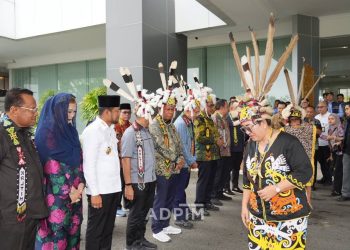 Ritual Tepung Tawar Sambut Banggar, Gubernur Kaltim Tekankan Dukungan Anggaran IKN