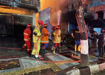 Kebakaran Ruko Klandasan Ilir Dekat Hotel Warga RT 32 Sempat Panik