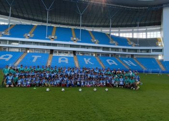 Ratusan Anak Balikpapan Ikuti Klinik Sepak Bola Bayan 2025 di Stadion Batakan