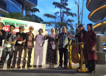Dua Kota Satu Panggung Part II: 150 Karya Seni Kolaborasi Palu Balikpapan di Borneo Bay Park