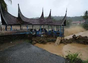 Prabowo Diminta Tetapkan Status Darurat Bencana Nasional Akibat Banjir dan Longsor di Sumatera