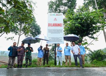 Satgas IKN Pasang Plang Larangan Untuk Aktivitas Ilegal di Tahura Bukit Soeharto