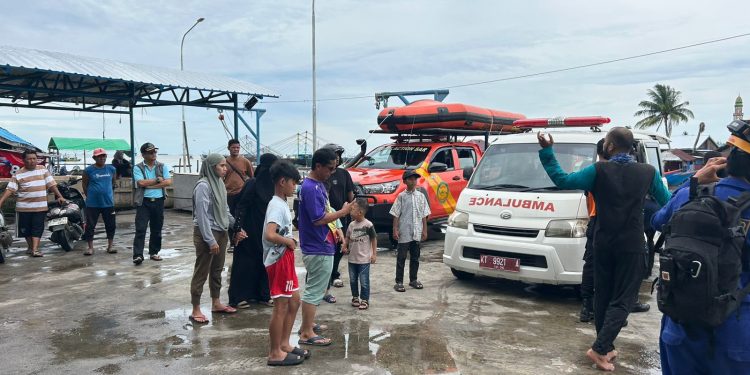 Kapal Bocor di Teluk Balikpapan, Enam Pemancing Selamat dan Satu Masih Hilang