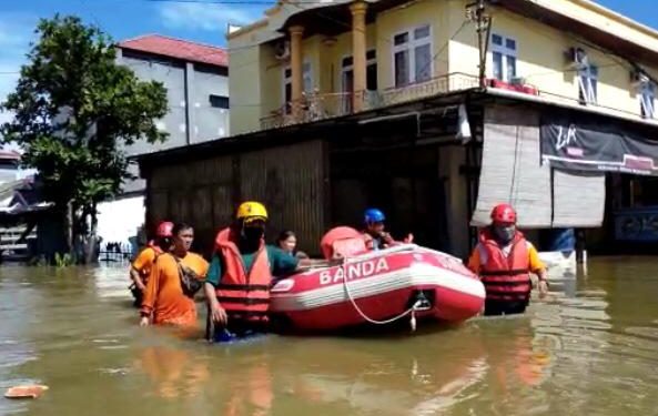 Siaga Total Hadapi Cuaca Ekstrem dan Potensi Hujan Sangat Lebat