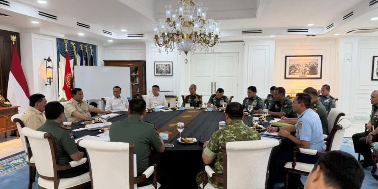 Presiden Prabowo Panggil Pimpinan TNI ke Istana Bahas Strategi Pertahanan dan Geostrategi