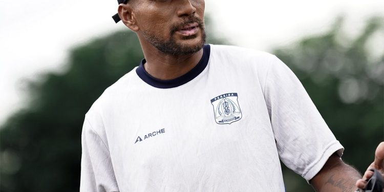 Profil Leo Tupamahu Bek Legendaris yang Kini Menjadi Pelatih Persiba Balikpapan