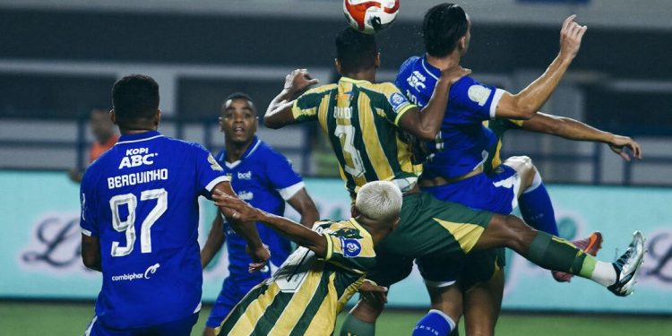 Persib Bandung Geser Borneo FC Setelah Kemenangan Melawan PSBS Biak
