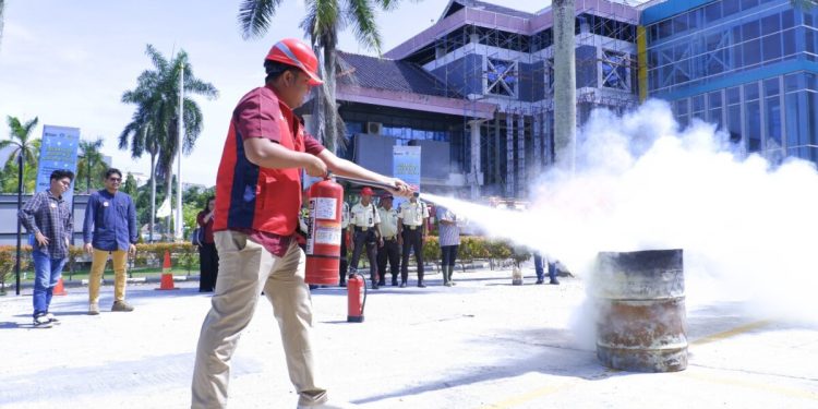Bulan K3 Nasional: Upaya Cegah Risiko Kerja Melalui Simulasi Kebakaran di Kaltimra