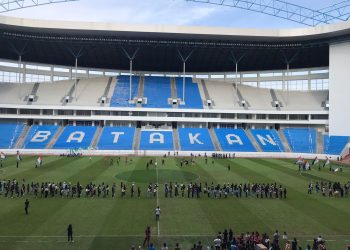 Laga Persiba Balikpapan melawan Persipura Jayapura di Stadion Batakan tanpa penonton