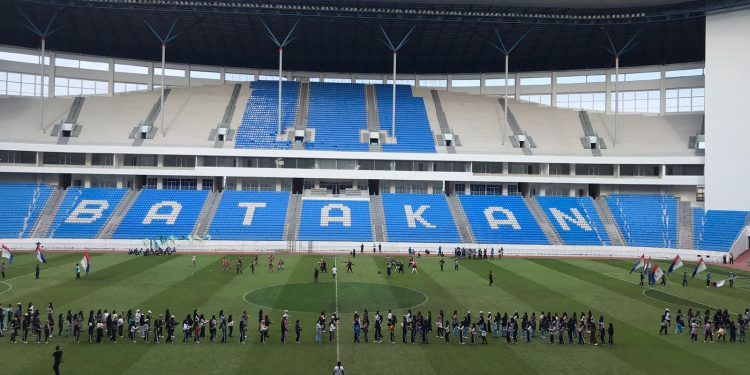 Laga Persiba Balikpapan melawan Persipura Jayapura di Stadion Batakan tanpa penonton