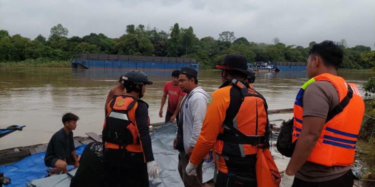 Tim SAR Temukan Korban Terakhir Kecelakaan LCT dan Ketinting di Sungai Belayan Kukar